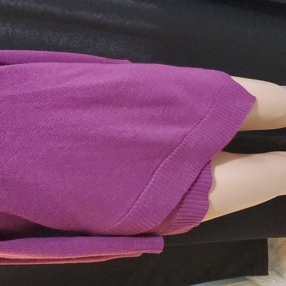 Size M asymmetrical sweater by design history - Picture 3 of 6